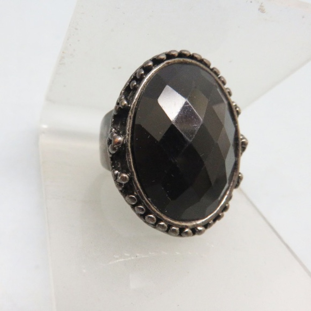Black Victorian Oval Cocktail Hermitite Ring Gothic Goth Jewelry Weighted Piece - Picture 6 of 6